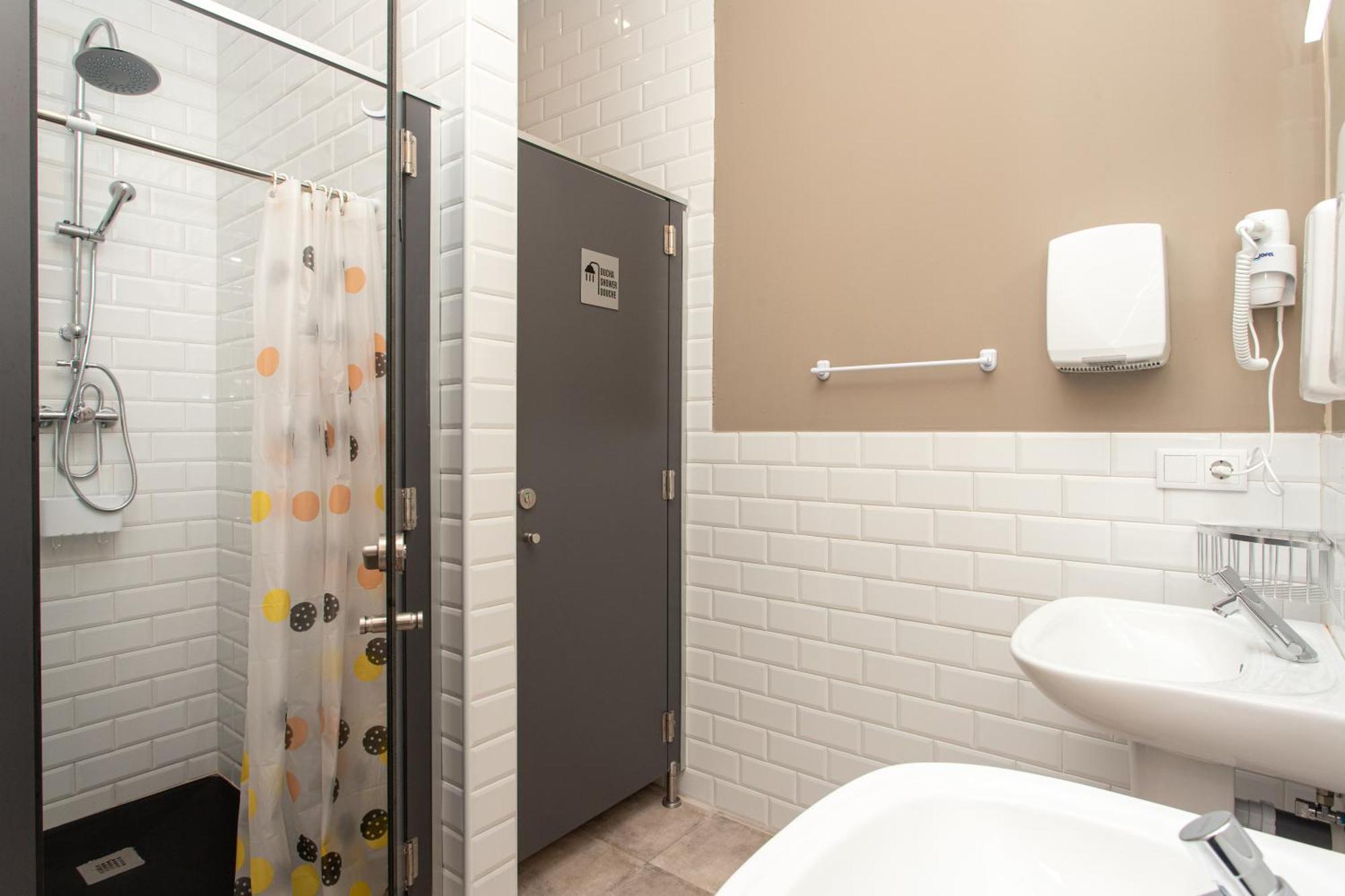 Albergue Hostel 利亚内斯 外观 照片